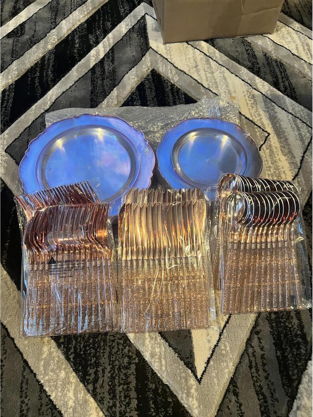 Liacene 30 Dinner & Dessert Plates with Cutlery Set - Rose Gold